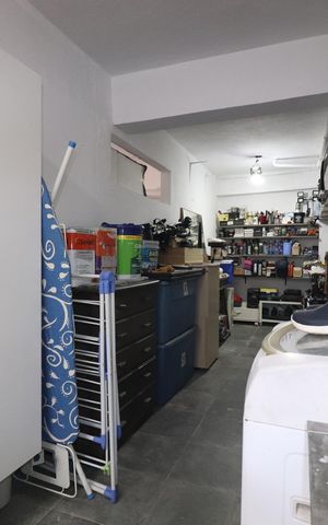 Casa à venda com 348m², 3 quartos e 12 vagasCasa 2 - Àrea de serviço