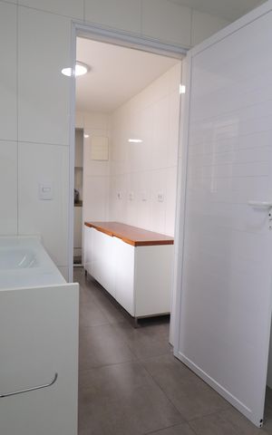 Casa à venda com 348m², 3 quartos e 12 vagasCasa 1 - Banheiro 2