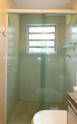 Casa à venda com 348m², 3 quartos e 12 vagasCasa 1 - Banheiro Quarto 1 suíte