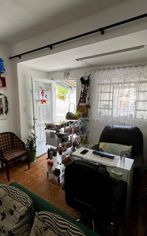 Casa à venda com 400m², 3 quartos e 2 vagasSala 1