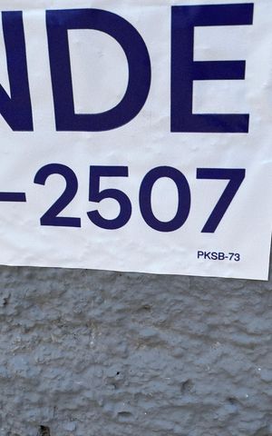 Casa à venda com 400m², 3 quartos e 2 vagasPlaca