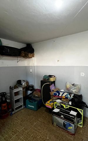 Casa à venda com 400m², 3 quartos e 2 vagasCasa 2 - Sala/Cozinha 