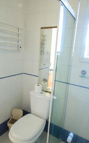 Casa de condomínio à venda com 137m², 3 quartos e 2 vagas Casa de condomínio à venda com 137m², 3 quartos e 2 vagasBanheiro da Suíte