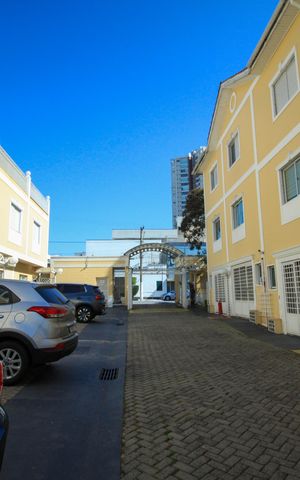 Casa de condomínio à venda com 137m², 3 quartos e 2 vagas Casa de condomínio à venda com 137m², 3 quartos e 2 vagasÁrea comum