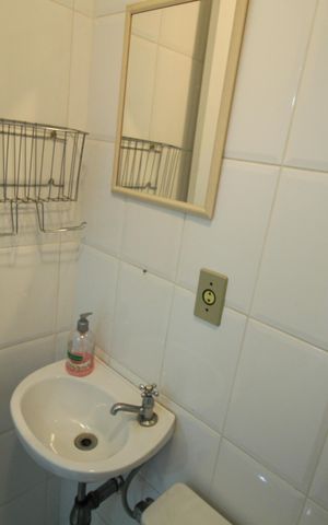 Casa de condomínio à venda com 137m², 3 quartos e 2 vagas Casa de condomínio à venda com 137m², 3 quartos e 2 vagasBanheiro Social 2