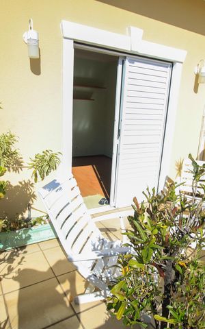 Casa de condomínio à venda com 137m², 3 quartos e 2 vagas Casa de condomínio à venda com 137m², 3 quartos e 2 vagasVaranda - Suíte