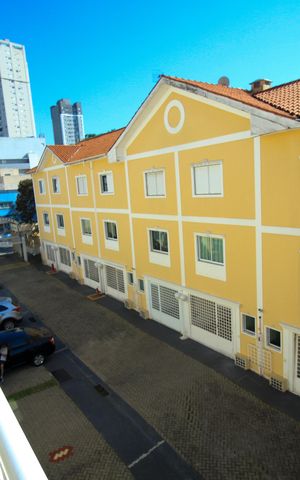 Casa de condomínio à venda com 137m², 3 quartos e 2 vagas Casa de condomínio à venda com 137m², 3 quartos e 2 vagasVaranda - Suíte