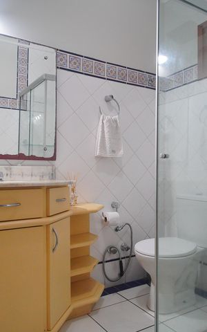 Casa à venda com 175m², 3 quartos e 2 vagasBanheiro Social