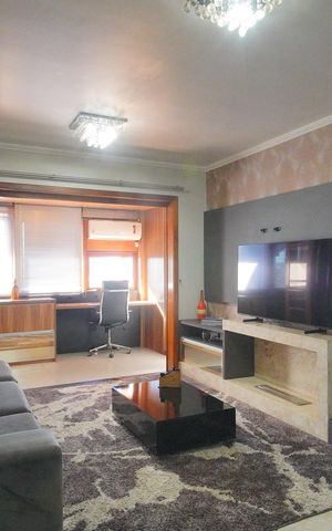 Casa à venda com 175m², 3 quartos e 2 vagasSala
