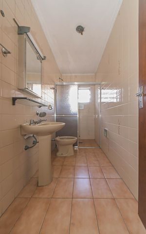 Casa à venda com 140m², 5 quartos e 3 vagasCasa 2 - Suíte Banheiro