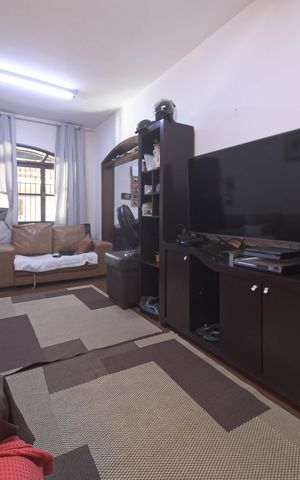 Casa à venda com 140m², 5 quartos e 3 vagasSala