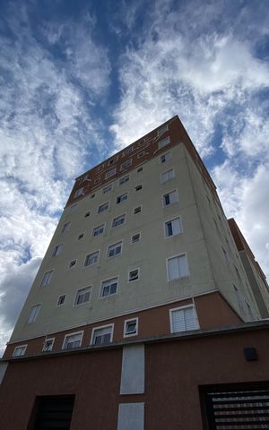 Apartamento à venda com 40m², 2 quartos e sem vaga Apartamento à venda com 40m², 2 quartos e sem vagaFachada + placa