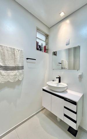 Apartamento à venda com 106m², 2 quartos e 1 vaga Apartamento à venda com 106m², 2 quartos e 1 vagaBanheiro Social
