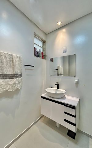 Apartamento à venda com 106m², 2 quartos e 1 vaga Apartamento à venda com 106m², 2 quartos e 1 vagaBanheiro Social