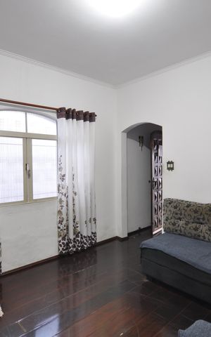 Casa à venda com 148m², 2 quartos e 2 vagasSala