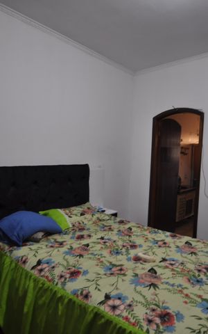 Casa à venda com 148m², 2 quartos e 2 vagasSuíte