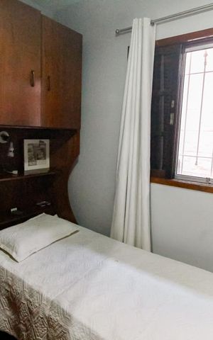 Casa à venda com 250m², 4 quartos e 5 vagas Casa à venda com 250m², 4 quartos e 5 vagasQuarto 1