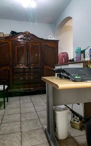 Casa à venda com 250m², 4 quartos e 5 vagas Casa à venda com 250m², 4 quartos e 5 vagasQuarto - Edícula