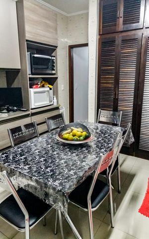 Casa à venda com 250m², 4 quartos e 5 vagas Casa à venda com 250m², 4 quartos e 5 vagasCozinha