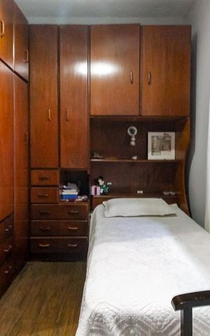 Casa à venda com 250m², 4 quartos e 5 vagas Casa à venda com 250m², 4 quartos e 5 vagasQuarto 1