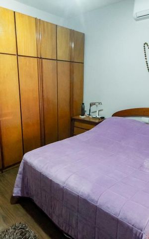 Casa à venda com 250m², 4 quartos e 5 vagas Casa à venda com 250m², 4 quartos e 5 vagasSuíte