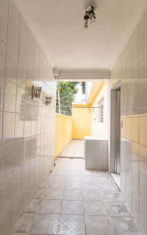 Casa para alugar com 120m², 2 quartos e 1 vagaÁrea de Serviço