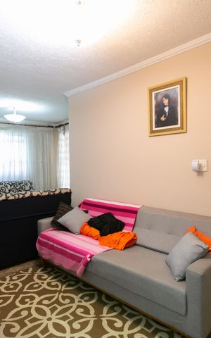 Casa à venda com 250m², 2 quartos e 2 vagas Casa à venda com 250m², 2 quartos e 2 vagasSala
