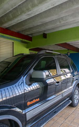 Casa à venda com 250m², 2 quartos e 2 vagas Casa à venda com 250m², 2 quartos e 2 vagasGaragem