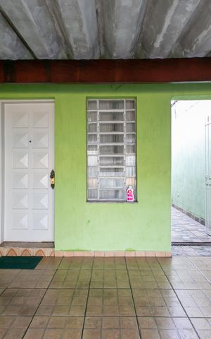 Casa à venda com 250m², 2 quartos e 2 vagas Casa à venda com 250m², 2 quartos e 2 vagasGaragem