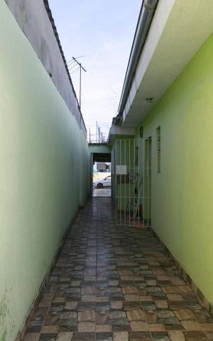 Casa à venda com 250m², 2 quartos e 2 vagas Casa à venda com 250m², 2 quartos e 2 vagasCorredor Externo
