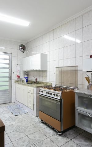 Casa à venda com 250m², 2 quartos e 2 vagas Casa à venda com 250m², 2 quartos e 2 vagasCozinha