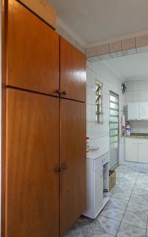 Casa à venda com 250m², 2 quartos e 2 vagas Casa à venda com 250m², 2 quartos e 2 vagasÁrea de Serviço