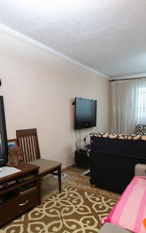 Casa à venda com 250m², 2 quartos e 2 vagas Casa à venda com 250m², 2 quartos e 2 vagasSala