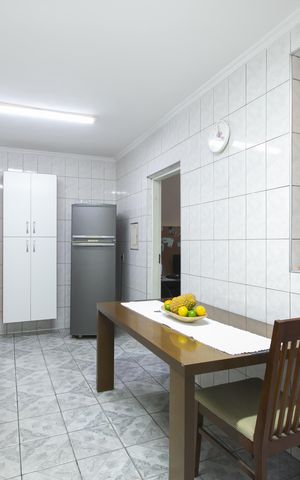 Casa à venda com 250m², 2 quartos e 2 vagas Casa à venda com 250m², 2 quartos e 2 vagasCozinha