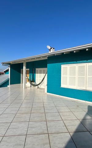Casa para alugar com 170m², 3 quartos e 2 vagas Casa para alugar com 170m², 3 quartos e 2 vagasFachada