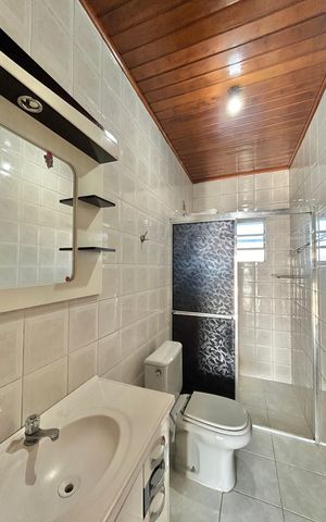 Casa para alugar com 170m², 3 quartos e 2 vagas Casa para alugar com 170m², 3 quartos e 2 vagasBanheiro