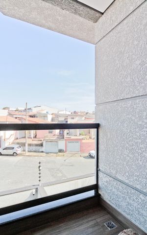 Casa à venda com 206m², 3 quartos e 4 vagas Casa à venda com 206m², 3 quartos e 4 vagasVaranda