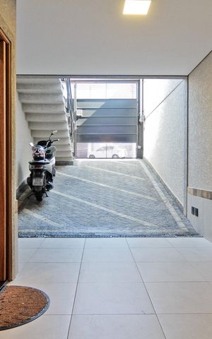 Casa à venda com 206m², 3 quartos e 4 vagas Casa à venda com 206m², 3 quartos e 4 vagasGaragem