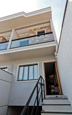 Casa à venda com 206m², 3 quartos e 4 vagas Casa à venda com 206m², 3 quartos e 4 vagasÁrea externa