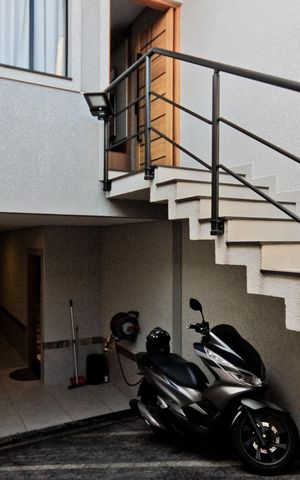 Casa à venda com 206m², 3 quartos e 4 vagas Casa à venda com 206m², 3 quartos e 4 vagasÁrea externa