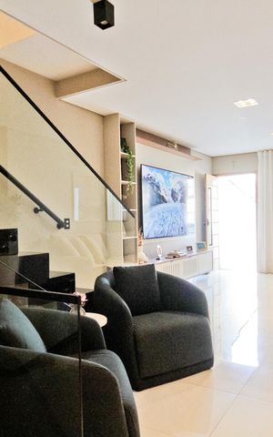 Casa à venda com 206m², 3 quartos e 4 vagas Casa à venda com 206m², 3 quartos e 4 vagasSala