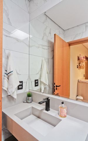 Casa à venda com 206m², 3 quartos e 4 vagas Casa à venda com 206m², 3 quartos e 4 vagasBanheiro da Suíte 2