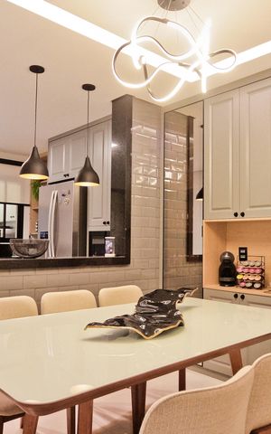 Casa à venda com 206m², 3 quartos e 4 vagas Casa à venda com 206m², 3 quartos e 4 vagasCozinha