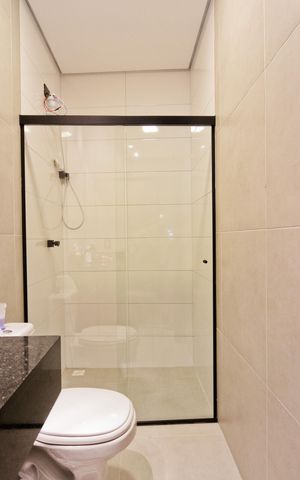 Casa à venda com 206m², 3 quartos e 4 vagas Casa à venda com 206m², 3 quartos e 4 vagasBanheiro de Serviço