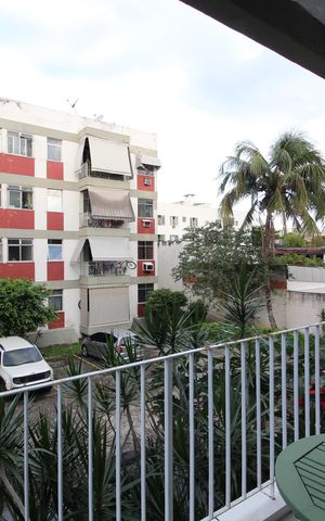 Apartamento à venda com 60m², 2 quartos e 2 vagasVaranda