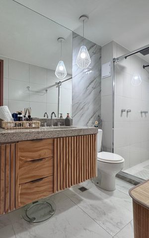 Apartamento à venda com 174m², 3 quartos e 2 vagas Apartamento à venda com 174m², 3 quartos e 2 vagasBanheiro da Suíte