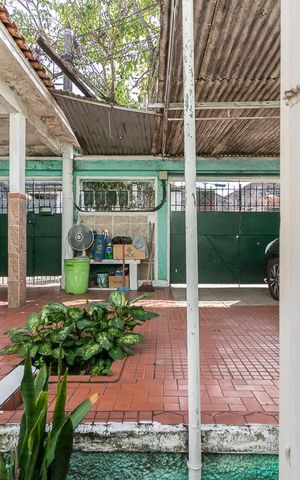 Casa à venda com 400m², 6 quartos e 2 vagas Casa à venda com 400m², 6 quartos e 2 vagasCasa 1 - Vista do Quarto 1
