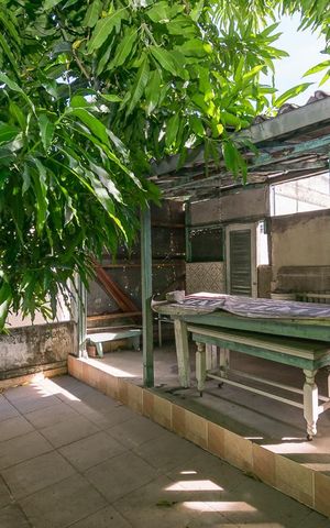 Casa à venda com 400m², 6 quartos e 2 vagas Casa à venda com 400m², 6 quartos e 2 vagasTerraço