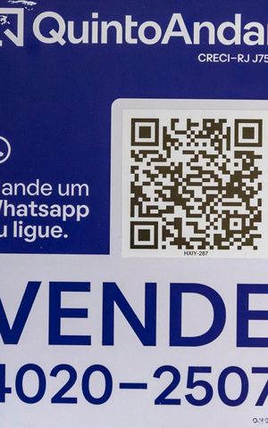 Casa à venda com 400m², 6 quartos e 2 vagas Casa à venda com 400m², 6 quartos e 2 vagasPlaca