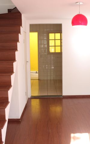 Casa de condomínio para alugar com 60m², 2 quartos e 2 vagasSala